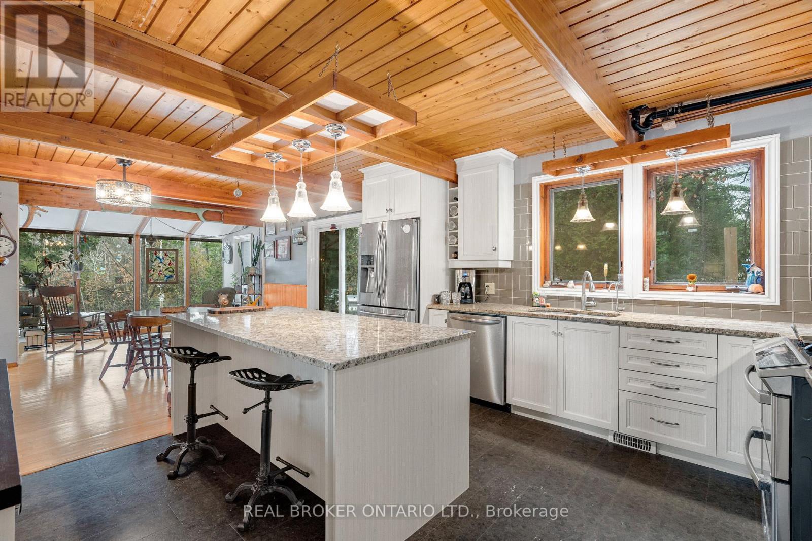 1 Woodland Drive, Mcnab/Braeside, ON - Indoor Photo Showing Kitchen