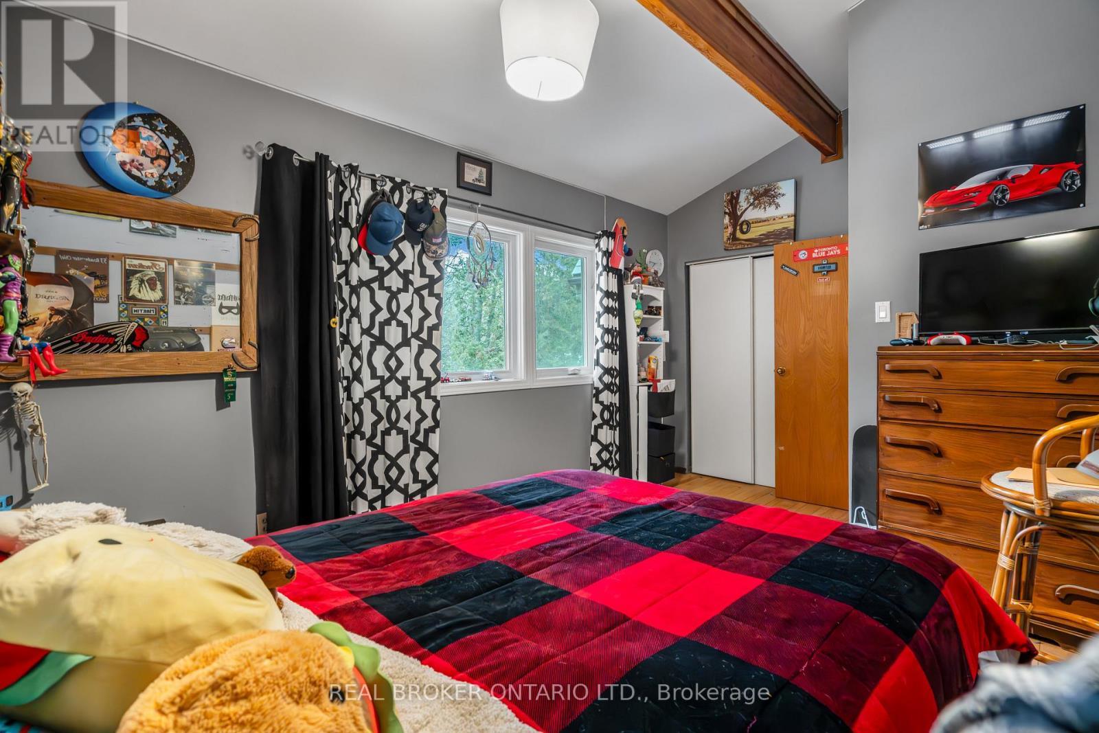 1 Woodland Drive, Mcnab/Braeside, ON - Indoor Photo Showing Bedroom