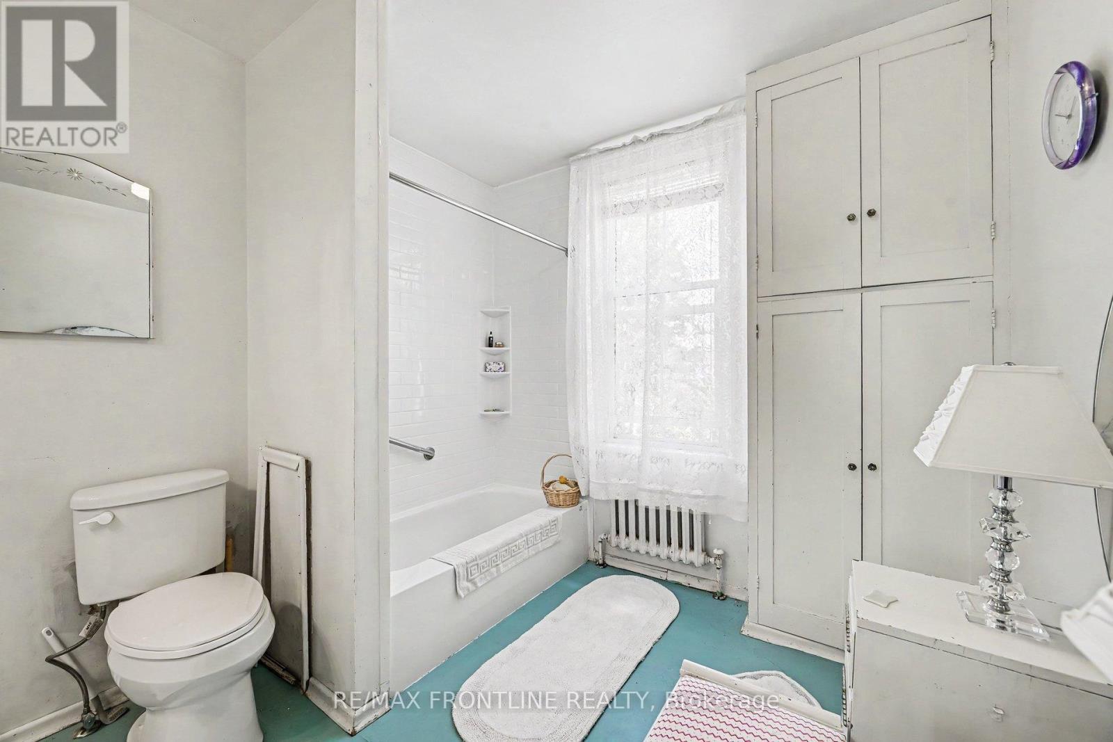 2nd floor bath main home - 5 D'Arcy Street, Perth, ON - Indoor Photo Showing Bathroom