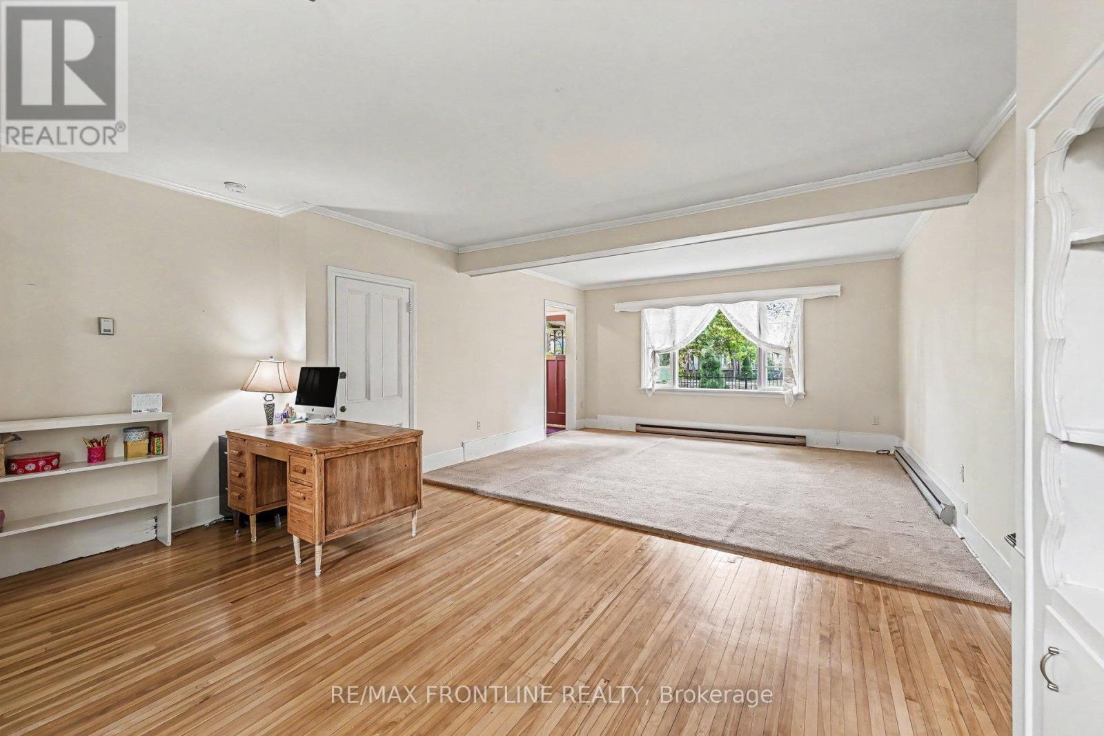 5 D'Arcy Street, Perth, ON - Indoor