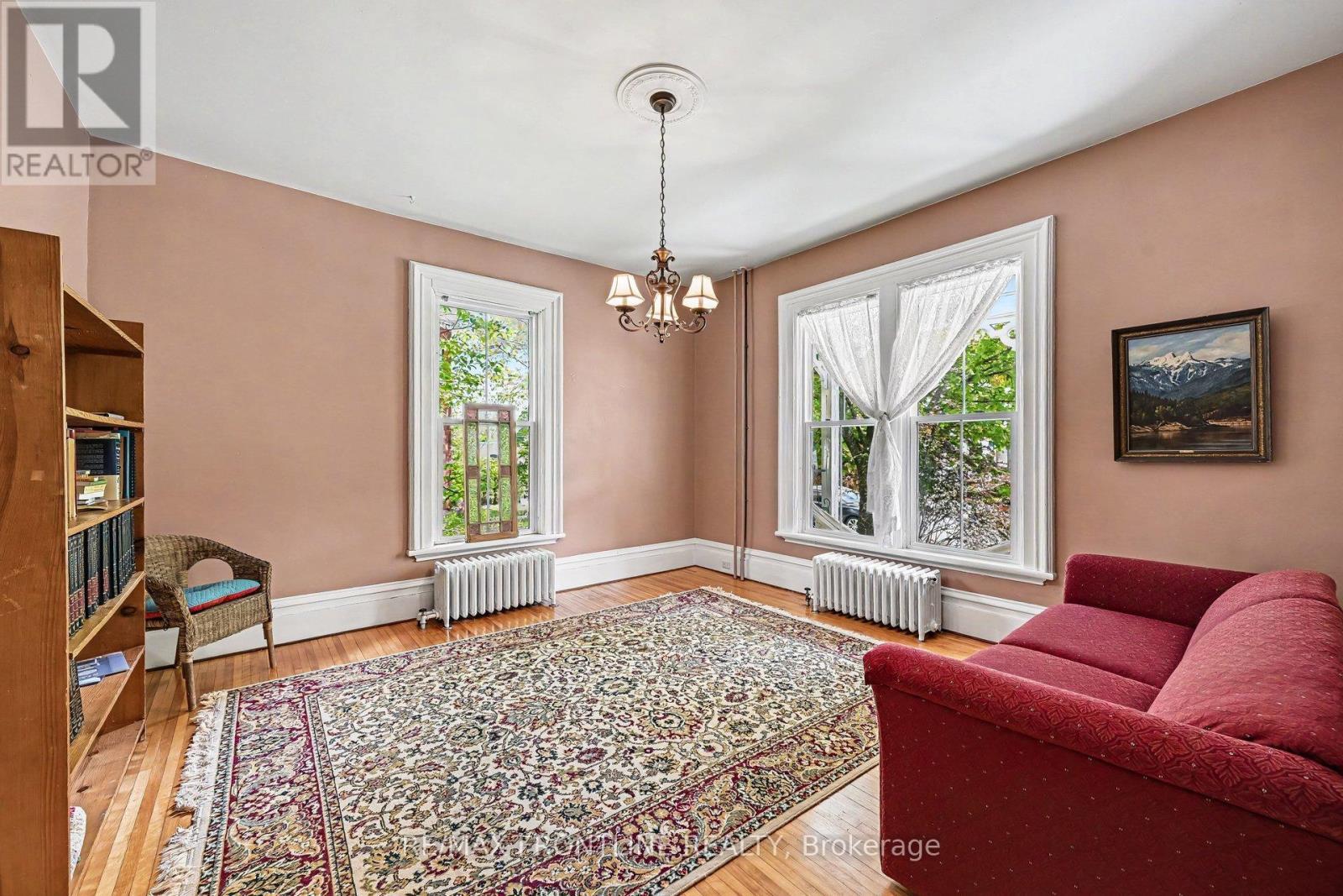5 D'Arcy Street, Perth, ON - Indoor