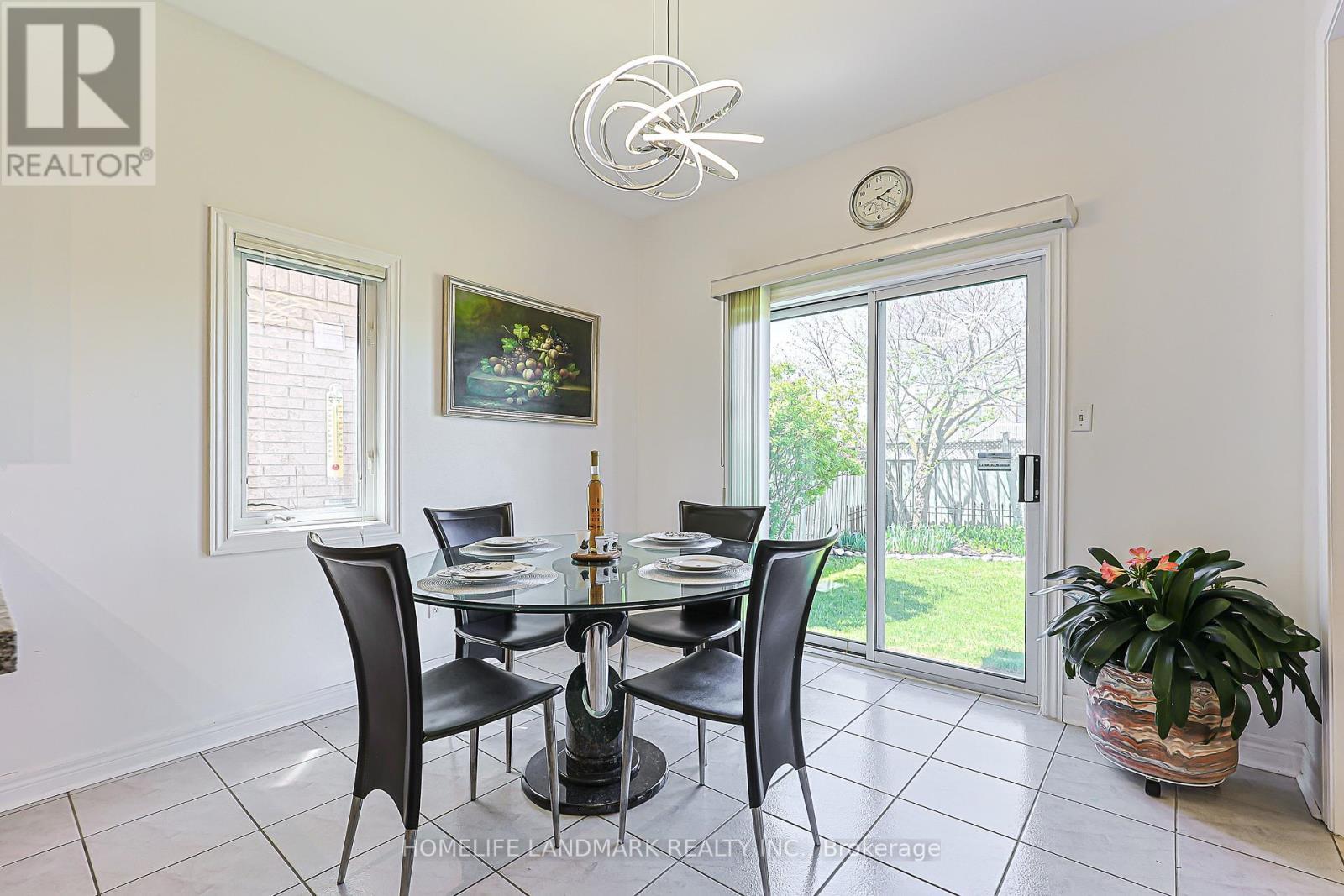 81 Eastpine Drive, Markham, ON - Indoor Photo Showing Dining Room