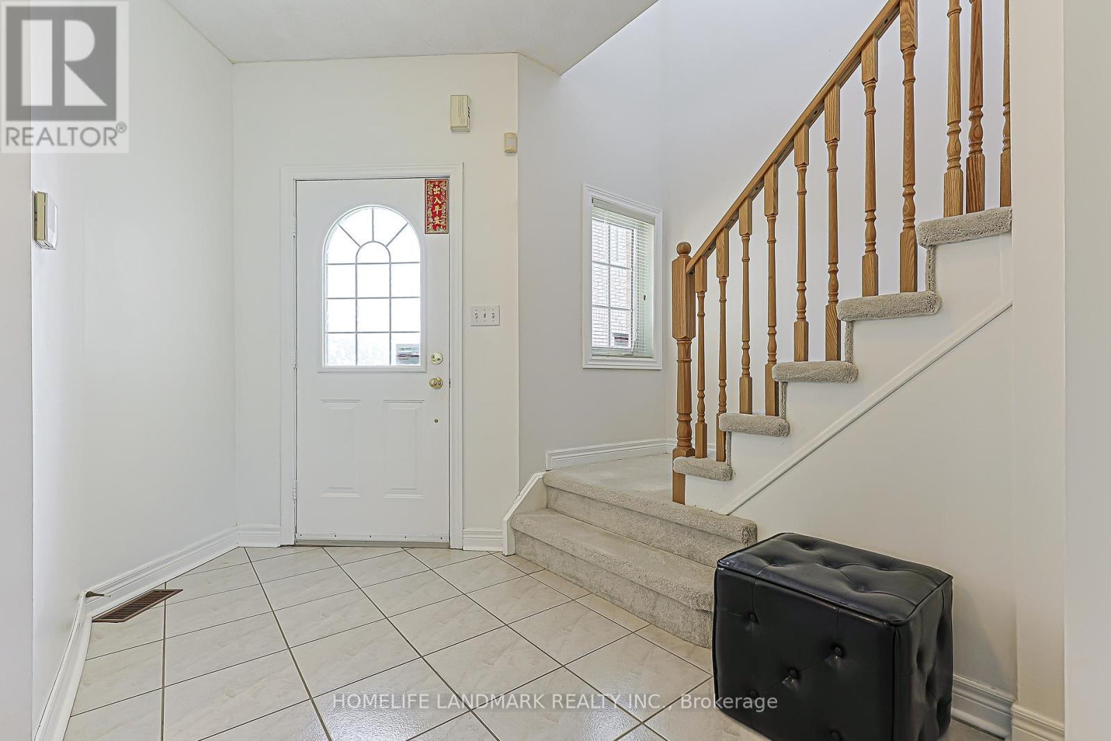 81 Eastpine Drive, Markham, ON - Indoor Photo Showing Other Room