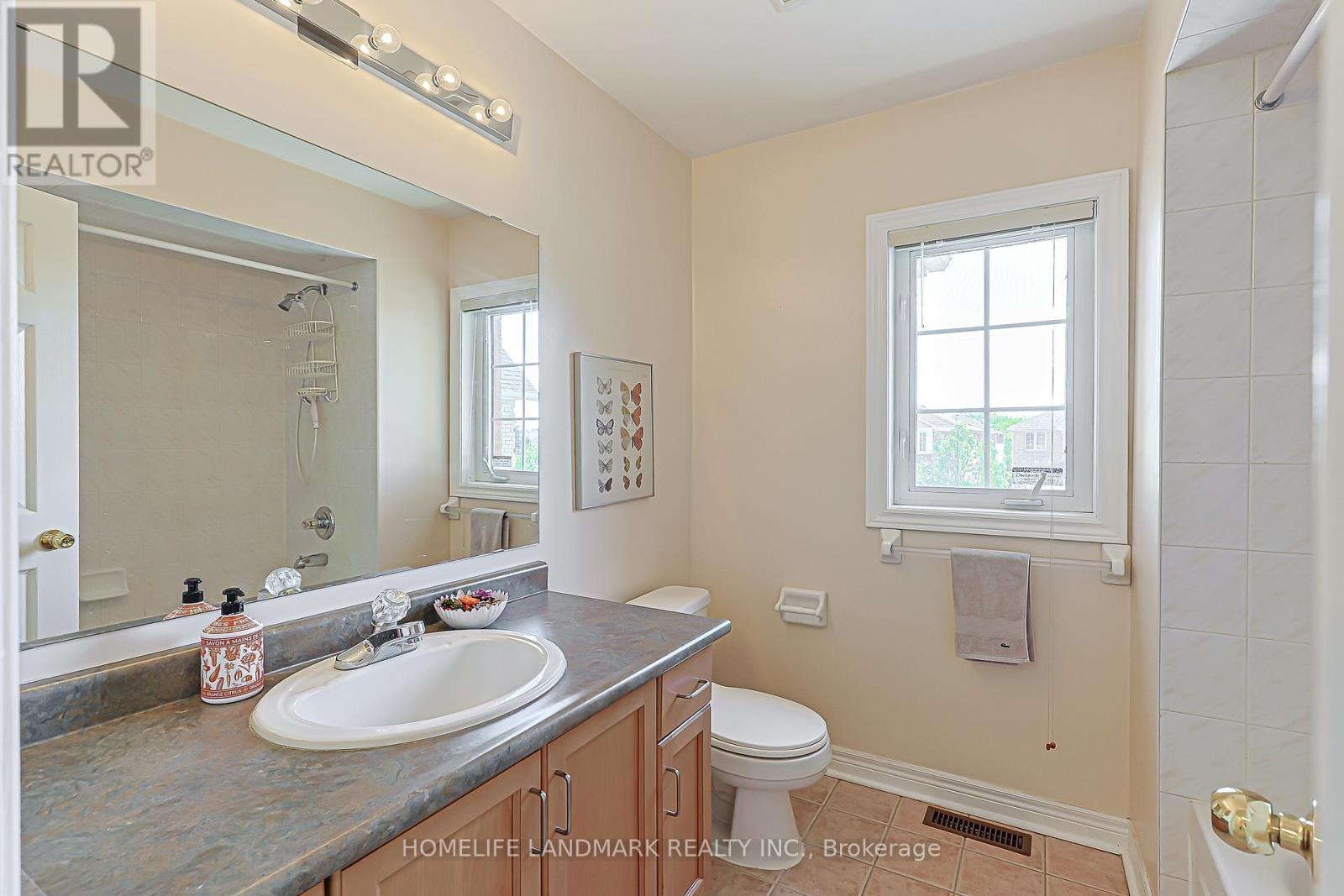 81 Eastpine Drive, Markham, ON - Indoor Photo Showing Bathroom