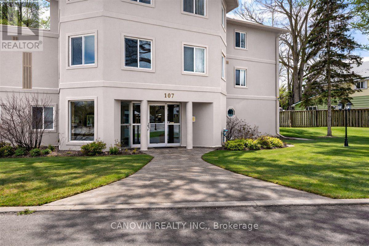 202 - 107 Bond Street, Orillia, ON - Outdoor With Facade