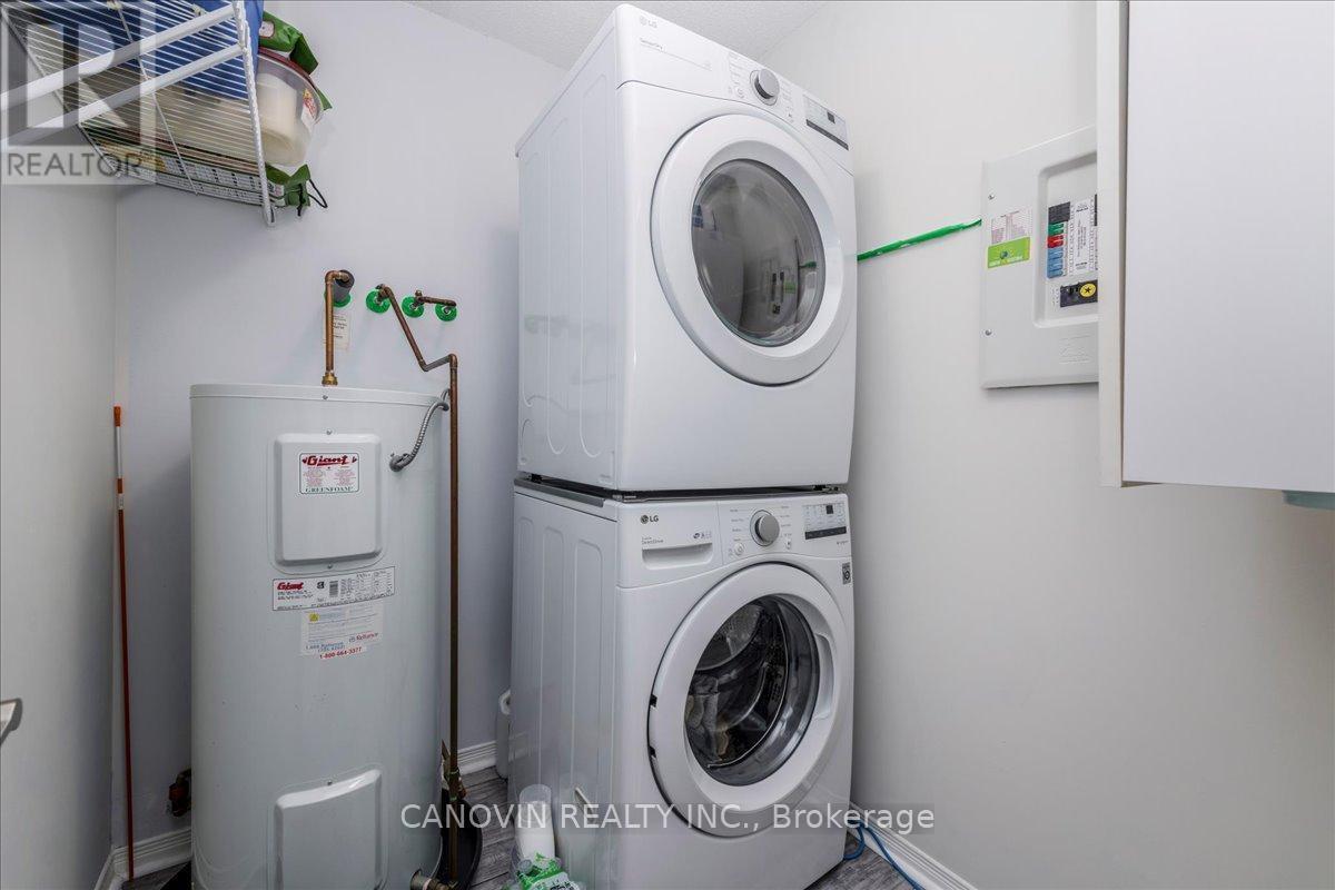 202 - 107 Bond Street, Orillia, ON - Indoor Photo Showing Laundry Room