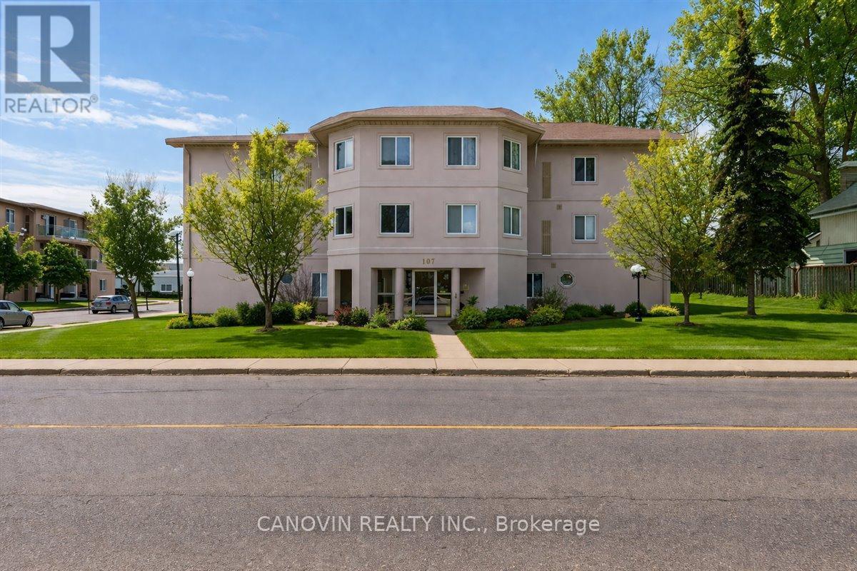 202 - 107 Bond Street, Orillia, ON - Outdoor With Facade