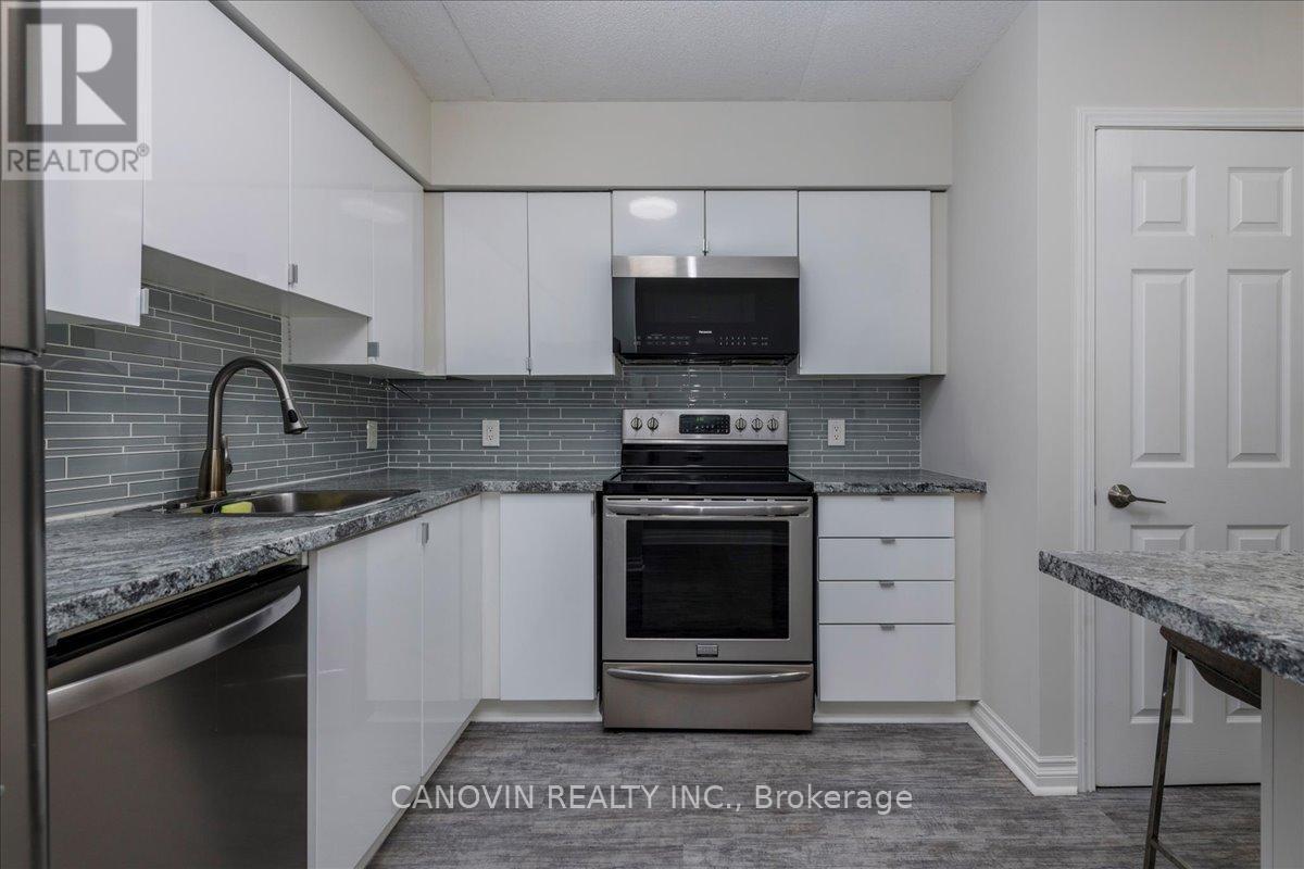 202 - 107 Bond Street, Orillia, ON - Indoor Photo Showing Kitchen With Upgraded Kitchen