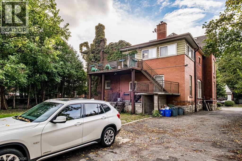 95-97 S Fairholt Road S, Hamilton, ON - Outdoor