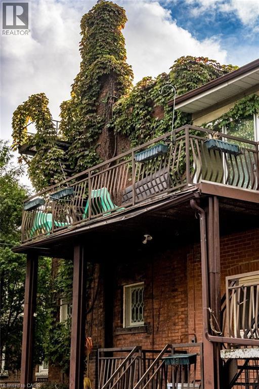 95-97 S Fairholt Road S, Hamilton, ON - Outdoor
