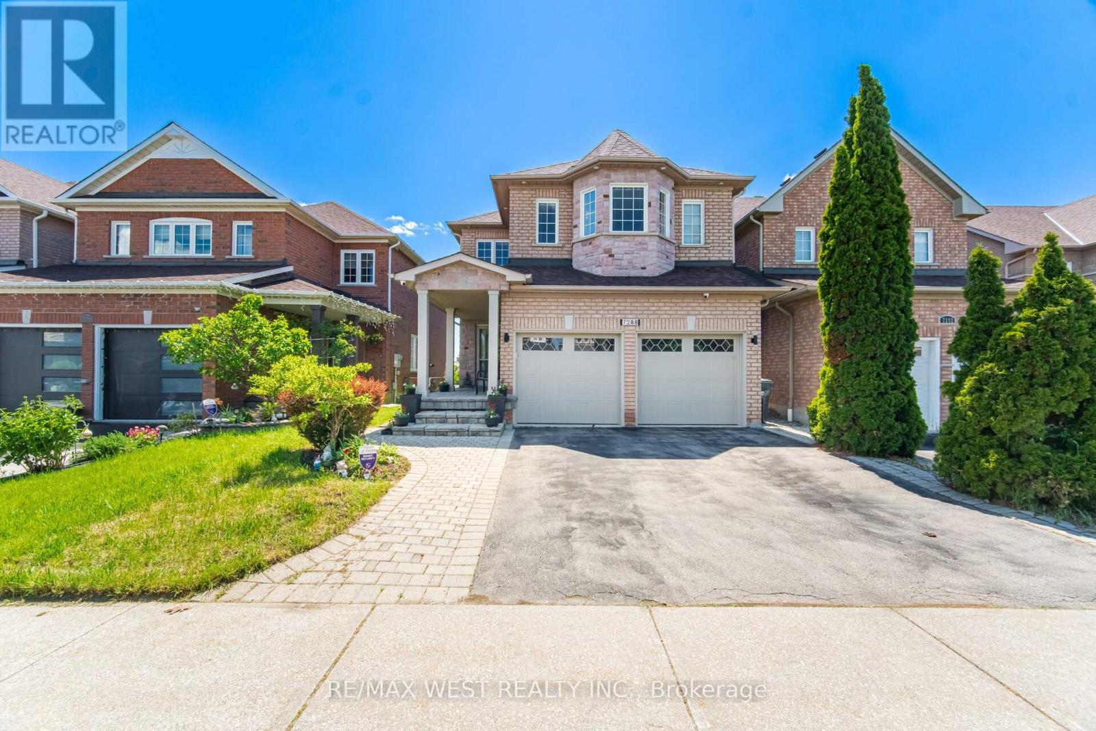 7288 Zinnia Place, Mississauga, ON - Outdoor With Facade