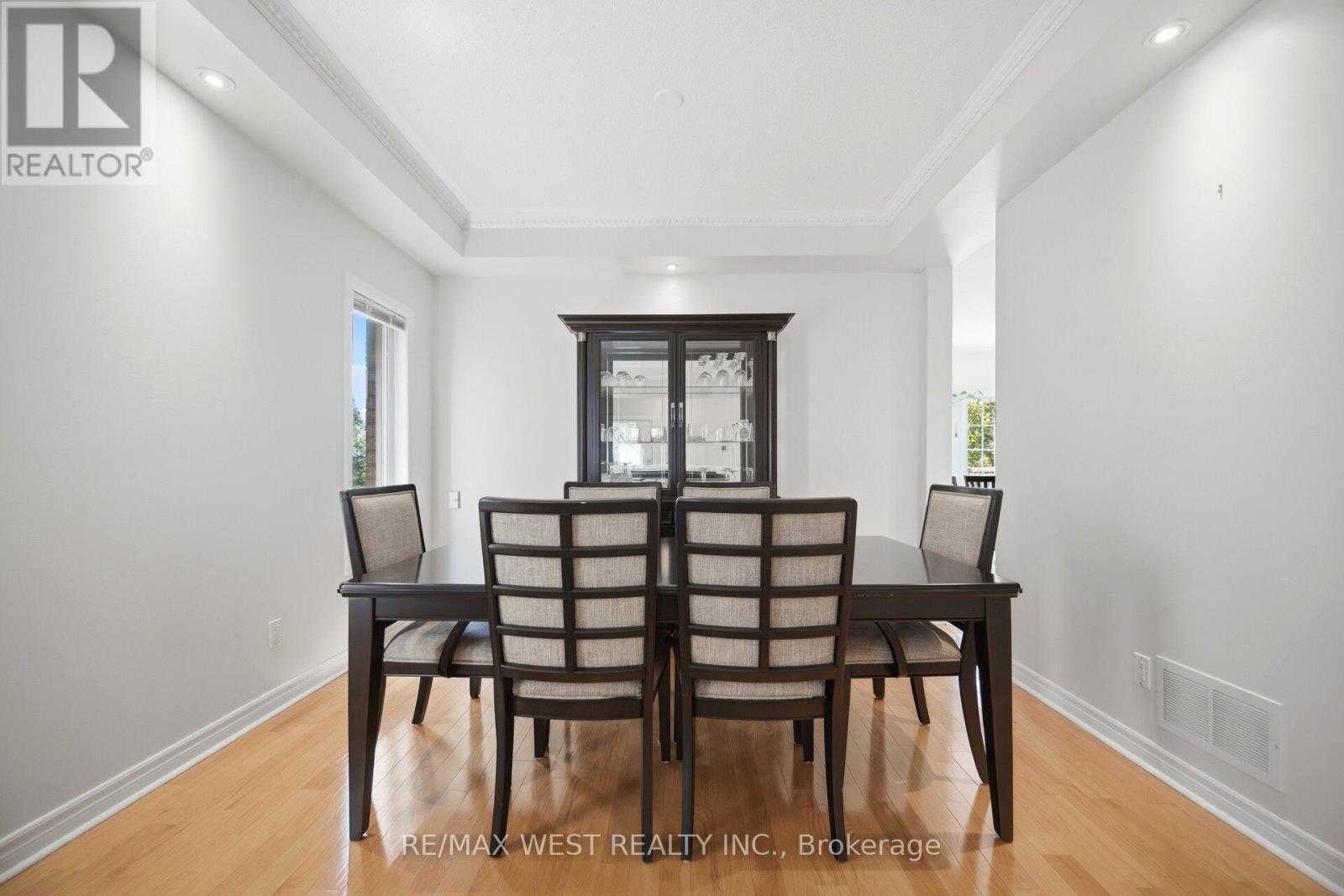 7288 Zinnia Place, Mississauga, ON - Indoor Photo Showing Dining Room