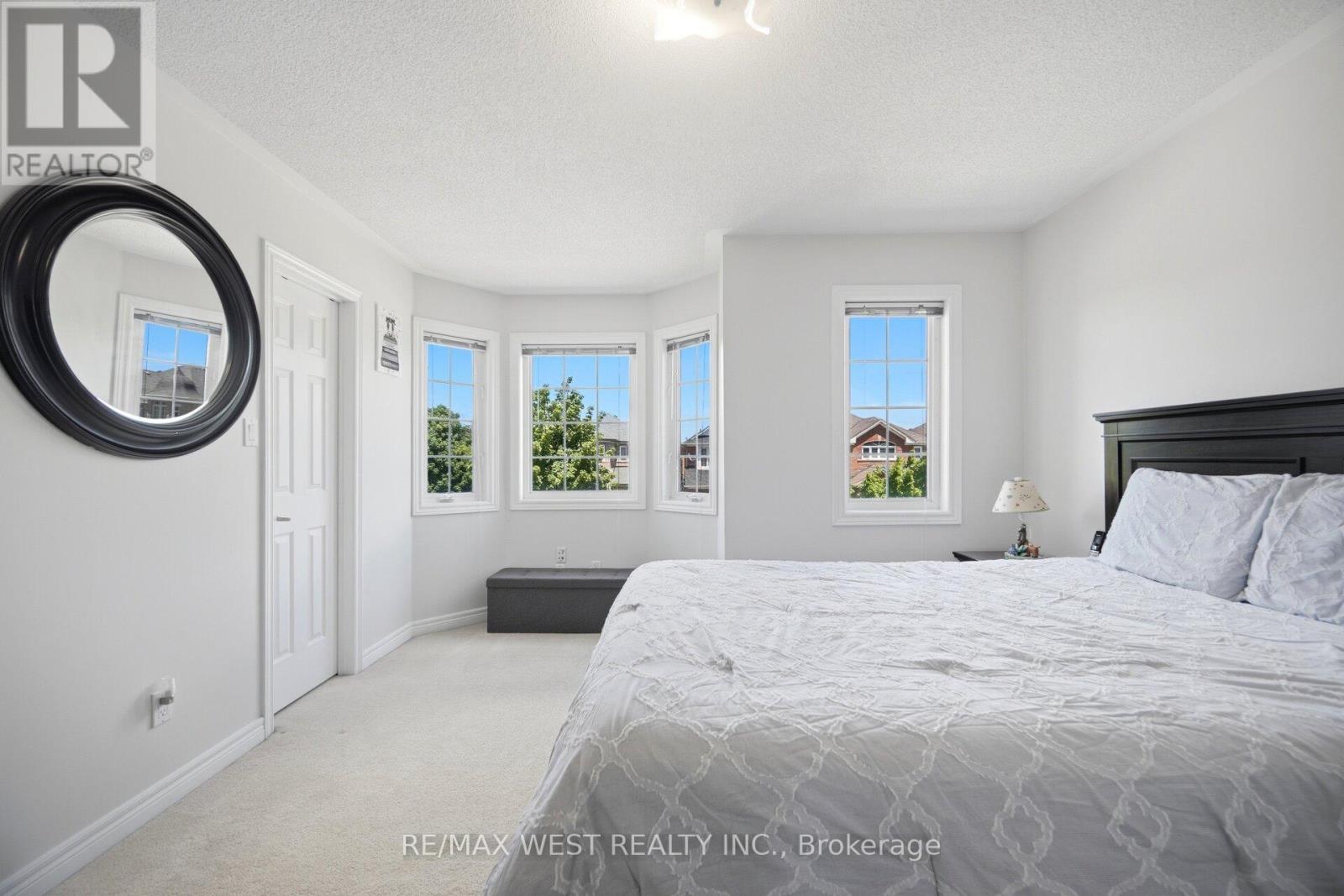 7288 Zinnia Place, Mississauga, ON - Indoor Photo Showing Bedroom