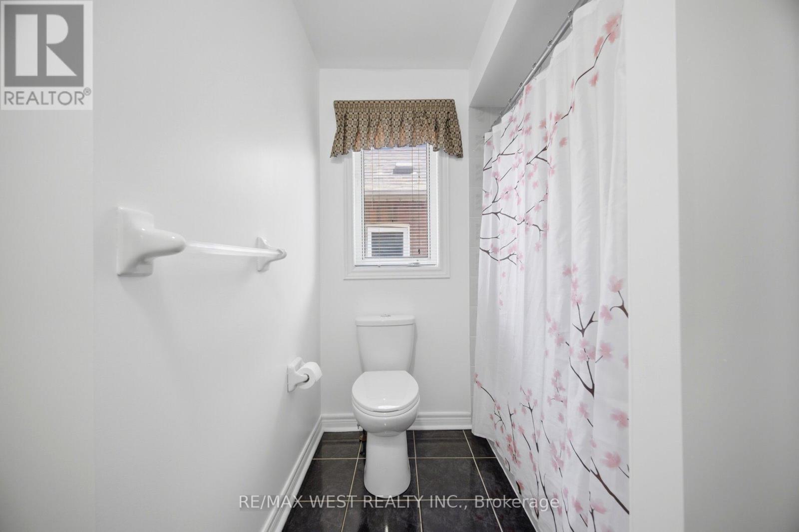7288 Zinnia Place, Mississauga, ON - Indoor Photo Showing Bathroom