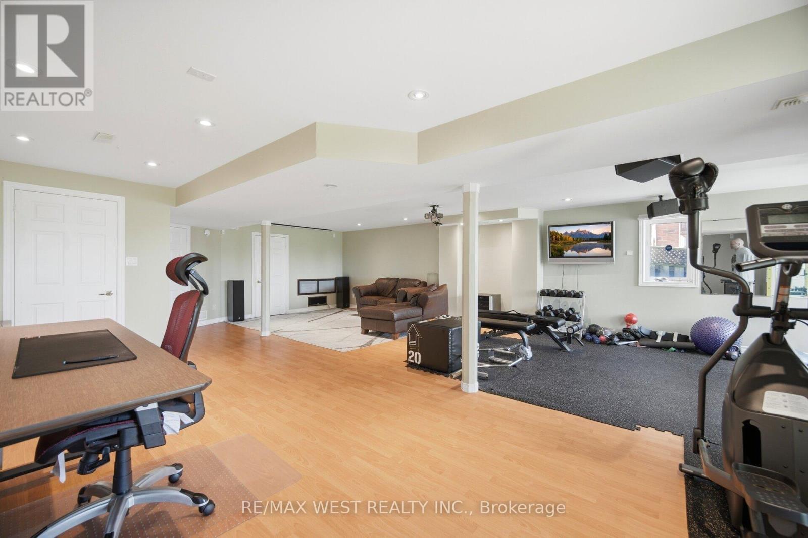 7288 Zinnia Place, Mississauga, ON - Indoor Photo Showing Gym Room