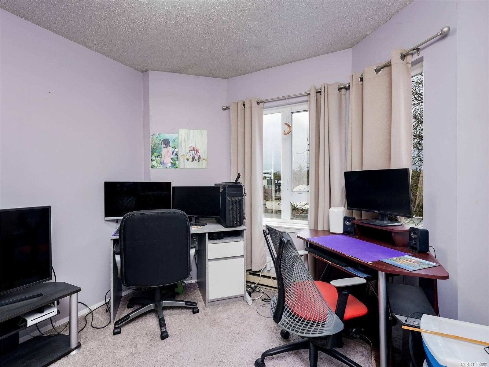 #406-3258 Alder St, Saanich, BC - Indoor Photo Showing Office