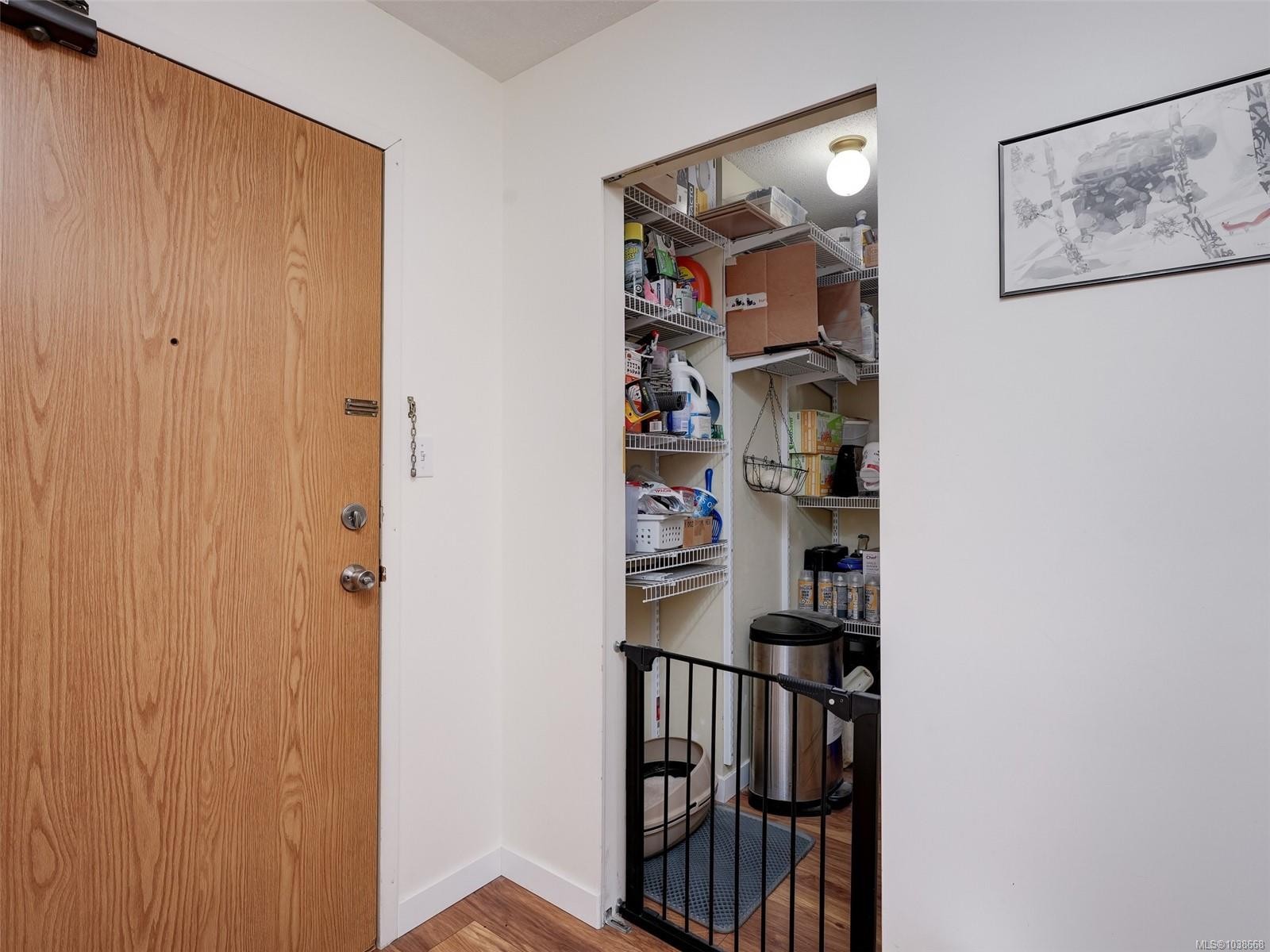 #406-3258 Alder St, Saanich, BC - Indoor Photo Showing Other Room