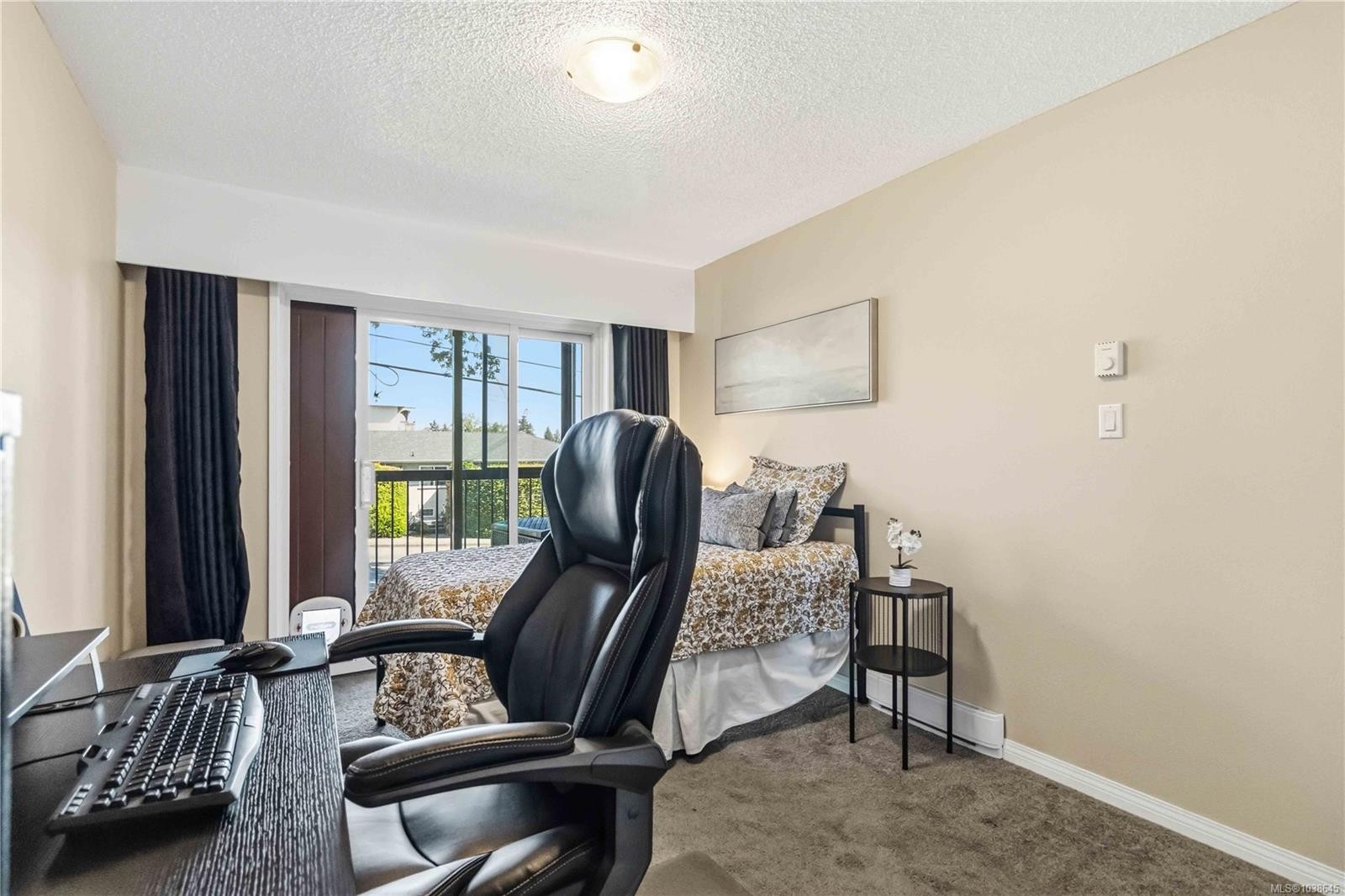 #203-1665 Oak Bay Ave, Victoria, BC - Indoor