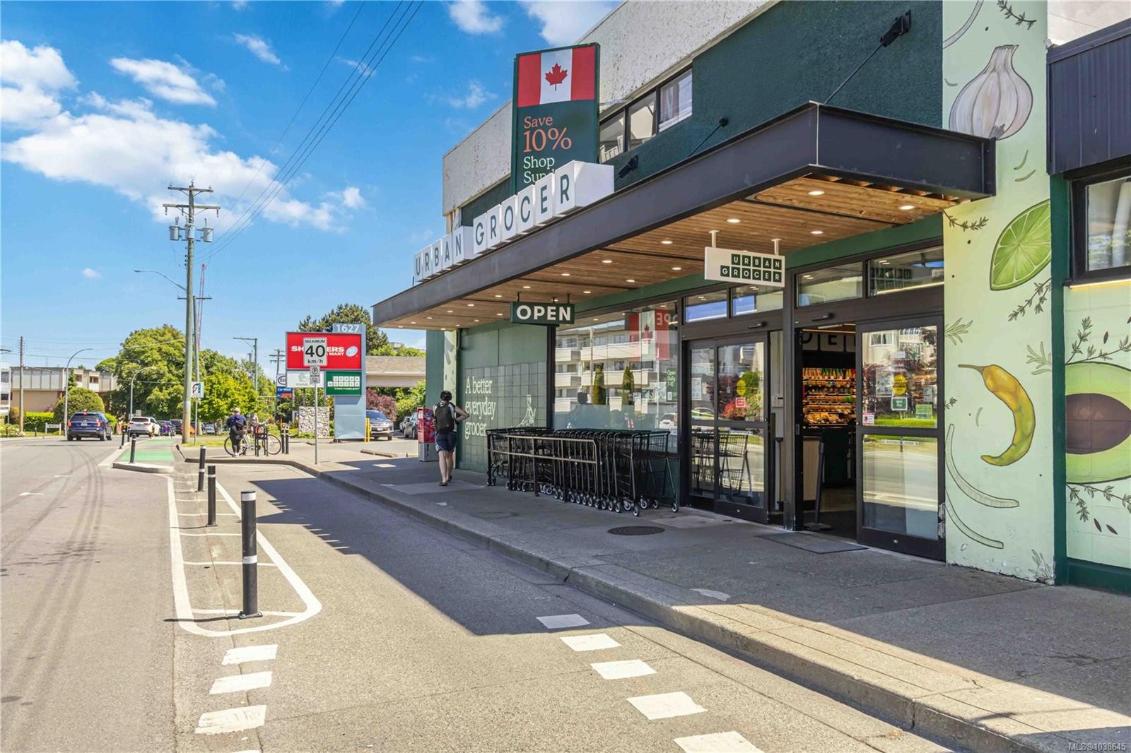 #203-1665 Oak Bay Ave, Victoria, BC - Outdoor