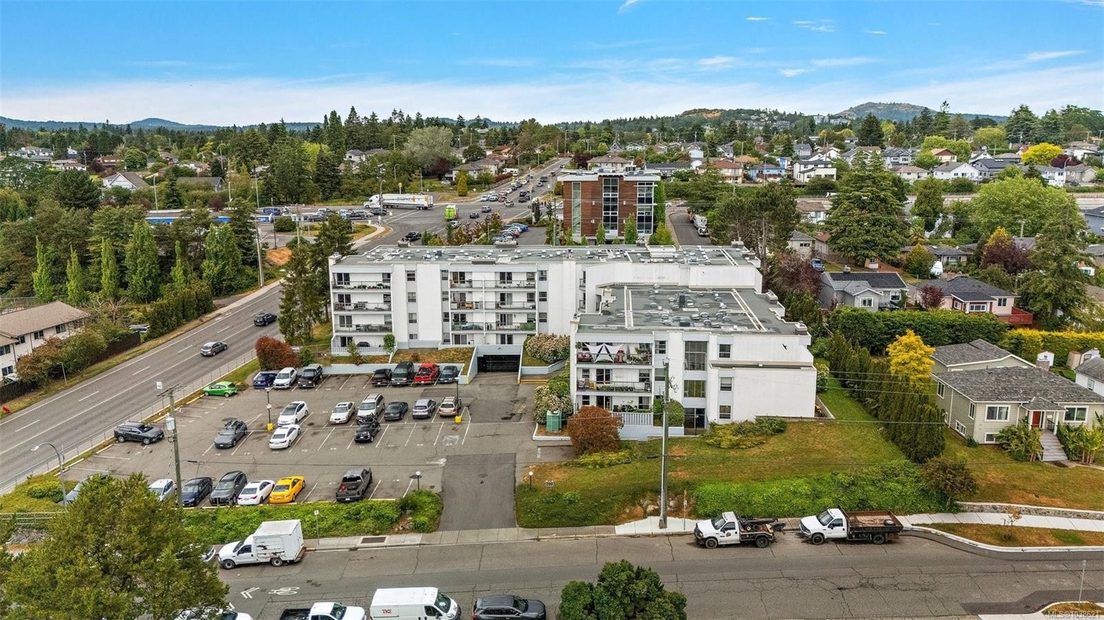 #211-290 Regina Ave, Saanich, BC - Outdoor With View