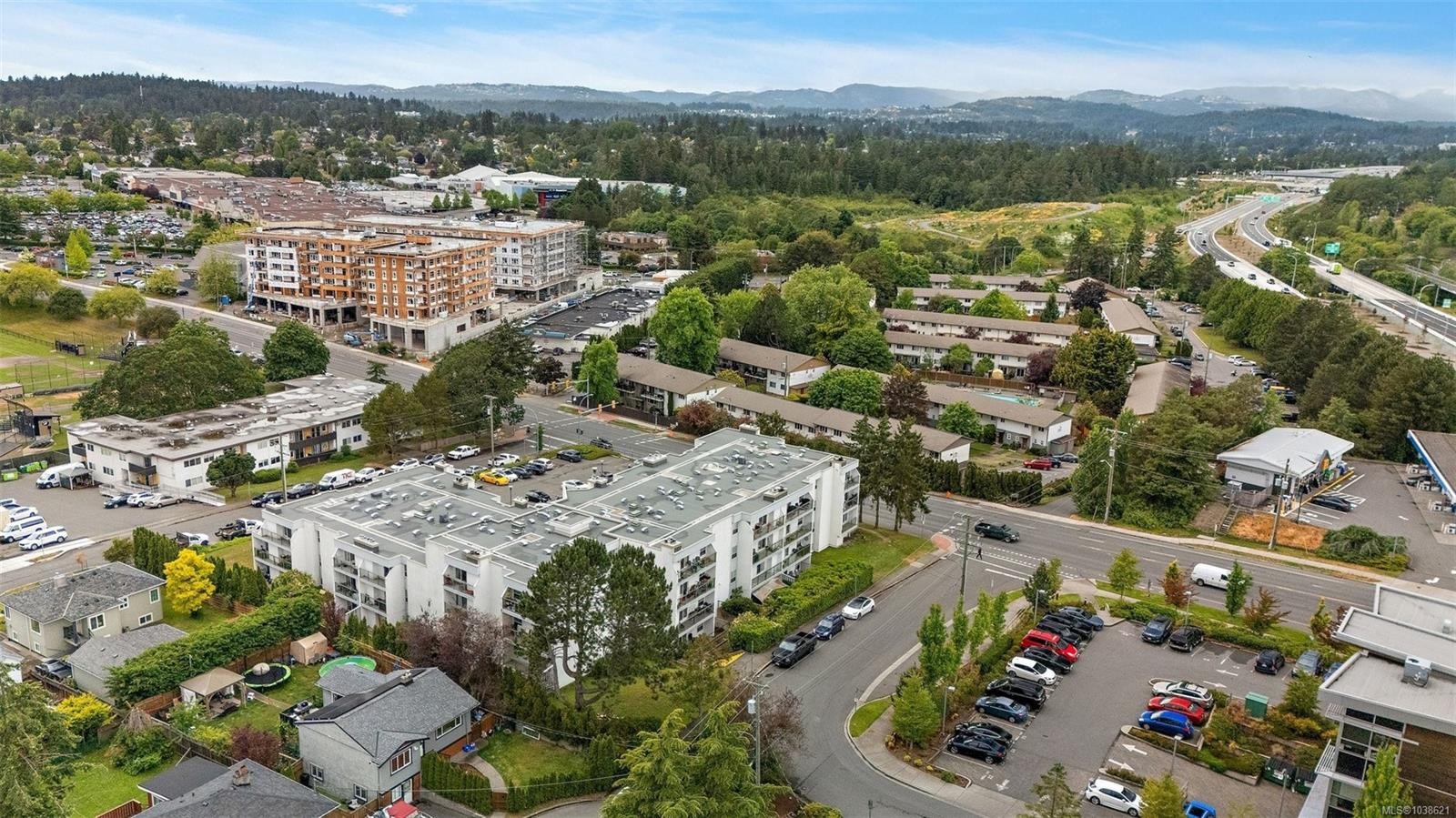 #211-290 Regina Ave, Saanich, BC - Outdoor With View