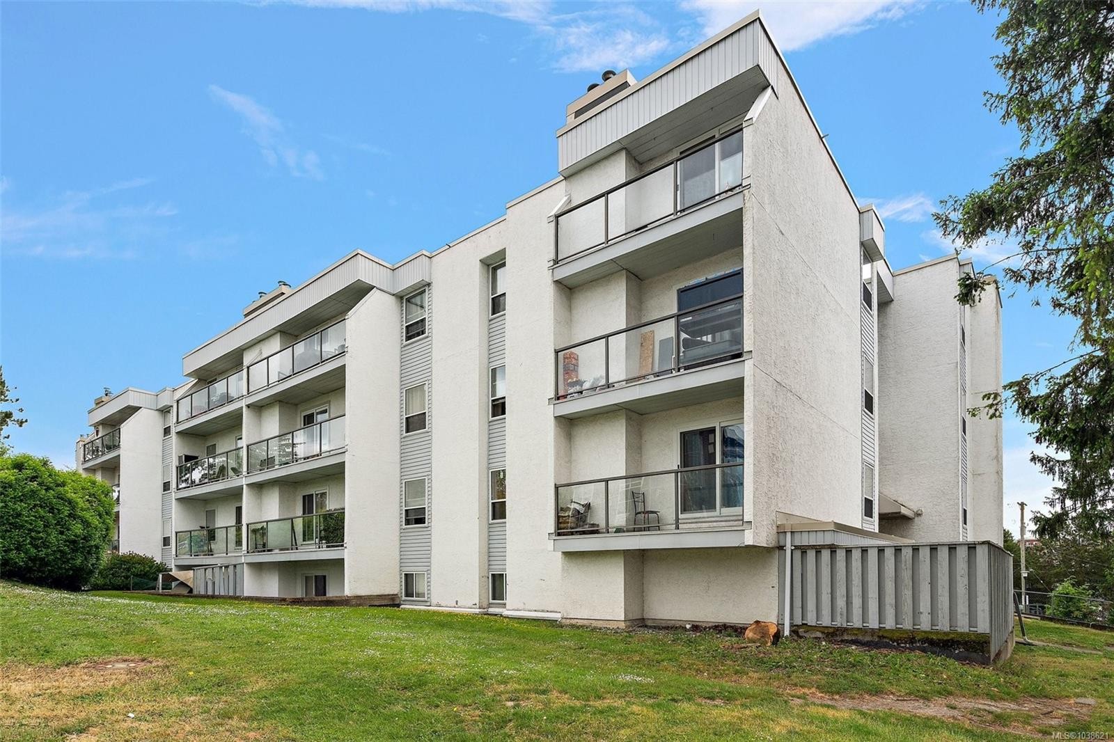 #211-290 Regina Ave, Saanich, BC - Outdoor With Balcony