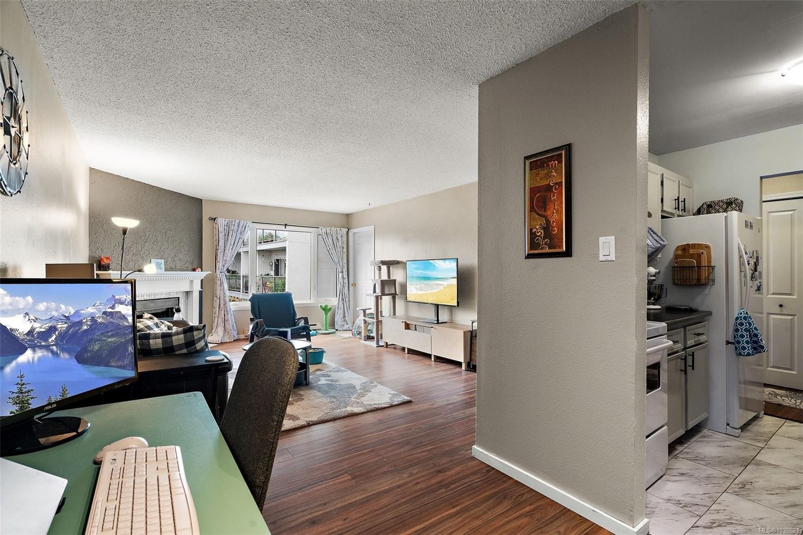 #211-290 Regina Ave, Saanich, BC - Indoor