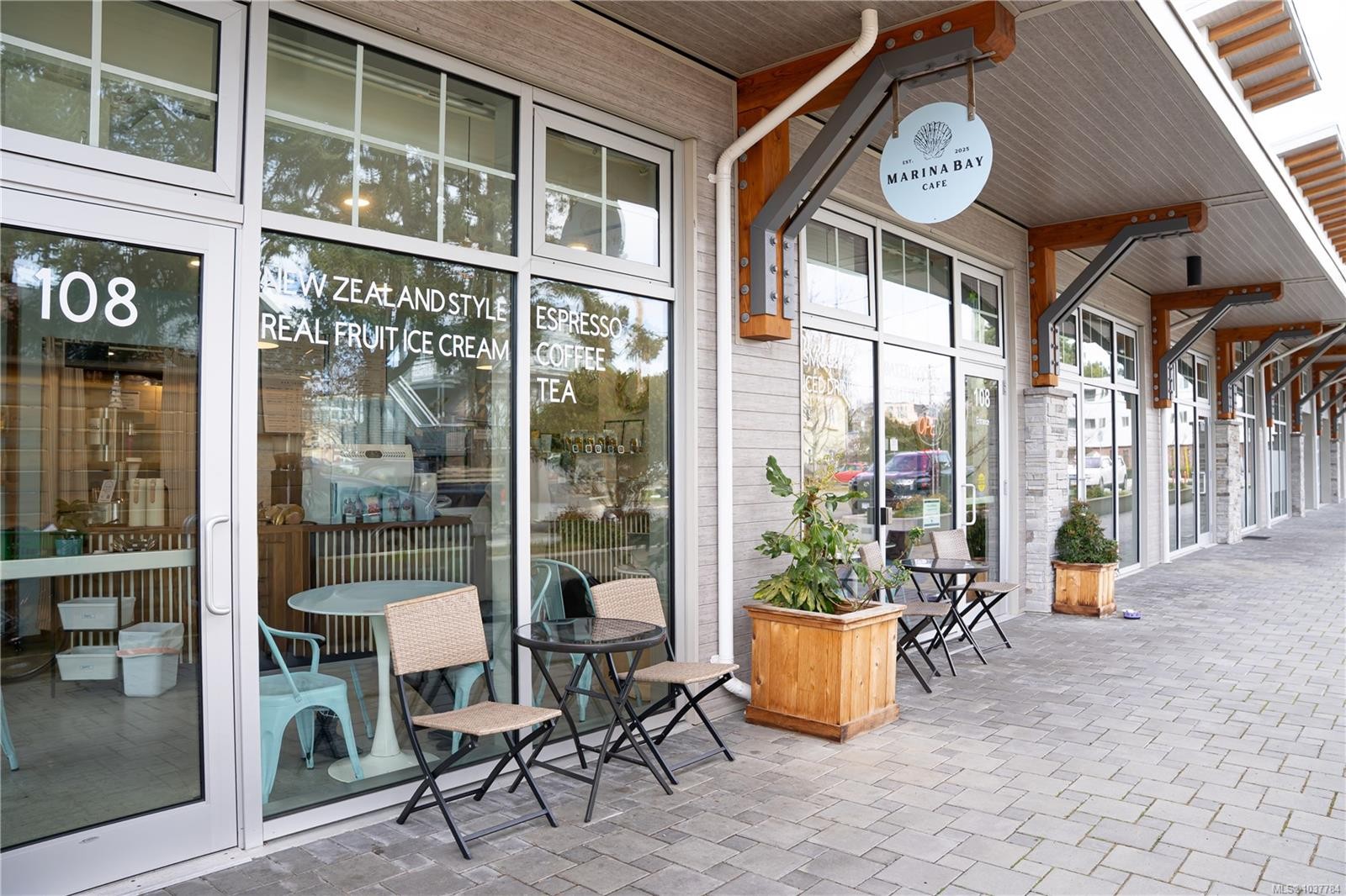 #408-916 Lyall St, Esquimalt, BC - Outdoor With Exterior