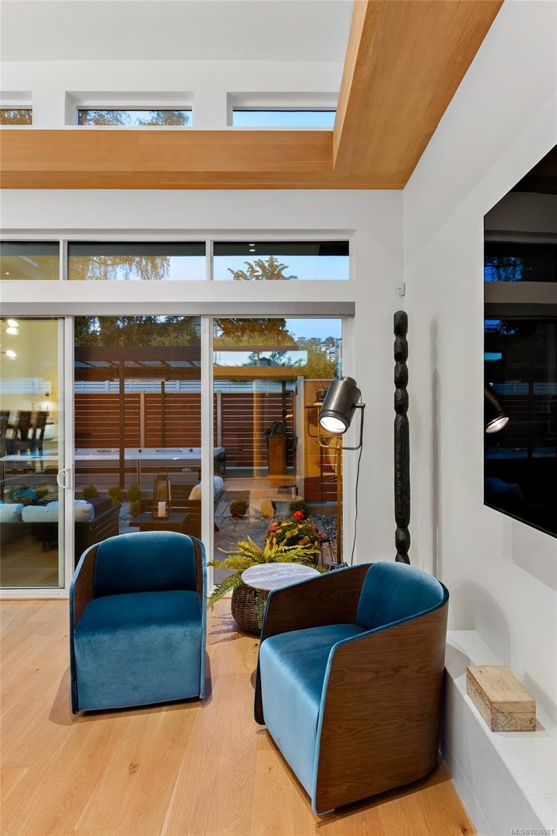 330 Irving Rd, Victoria, BC