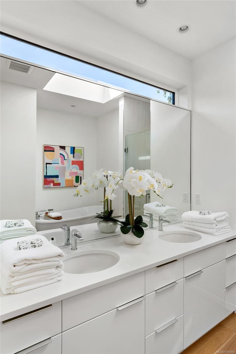 330 Irving Rd, Victoria, BC