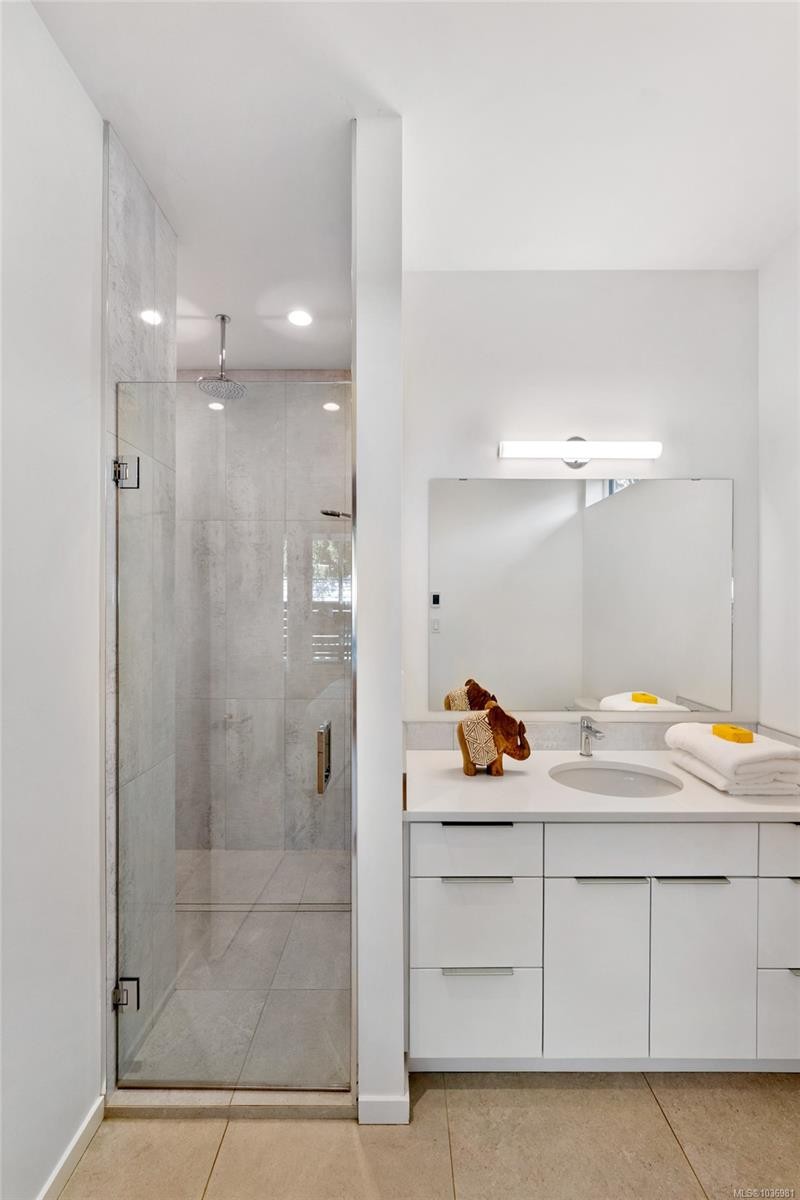 330 Irving Rd, Victoria, BC