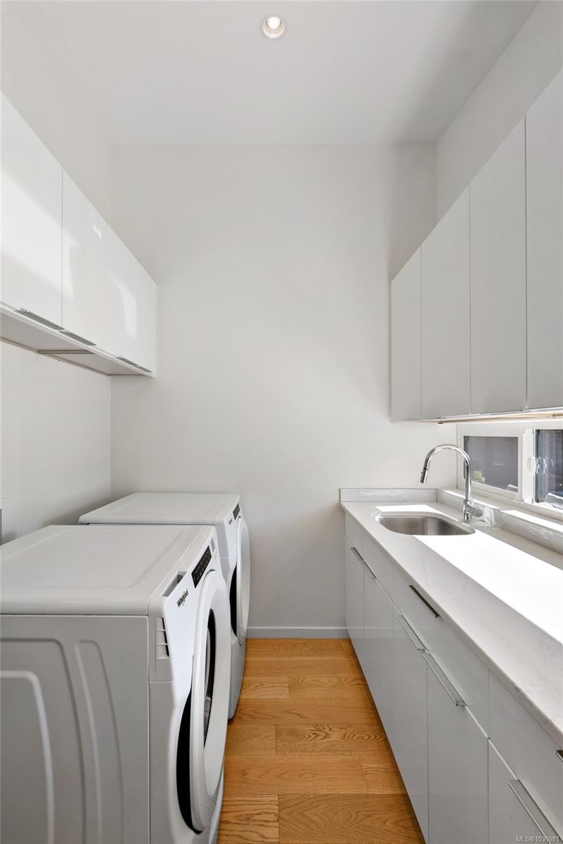 330 Irving Rd, Victoria, BC