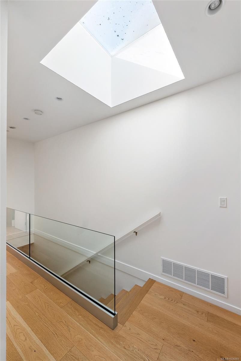 330 Irving Rd, Victoria, BC