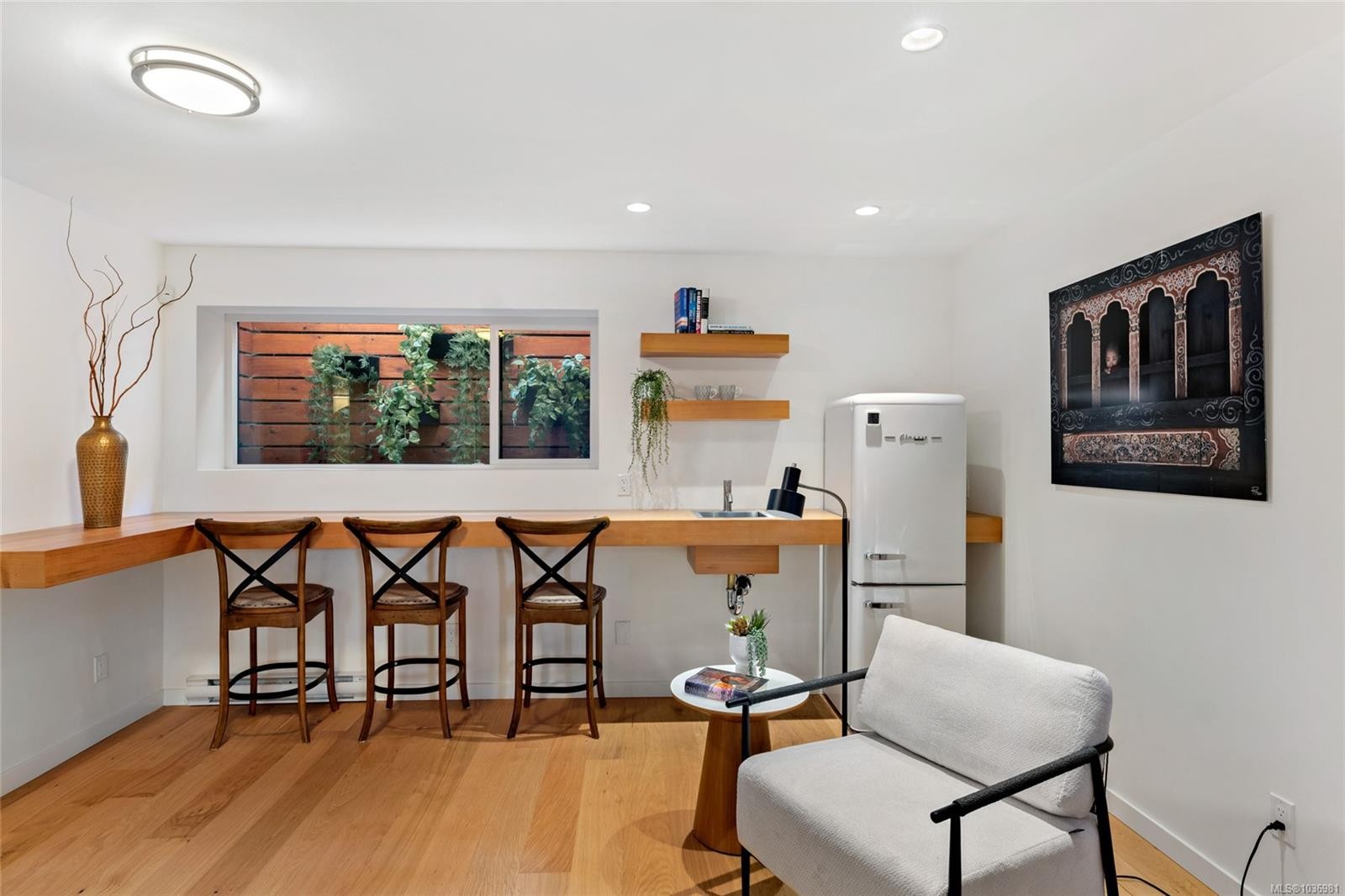 330 Irving Rd, Victoria, BC