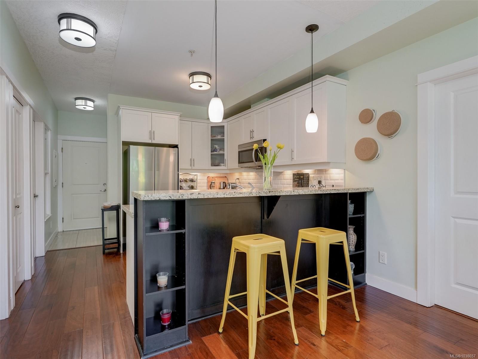 #218-2710 Jacklin Rd, Langford, BC - Indoor Photo Showing Kitchen With Upgraded Kitchen