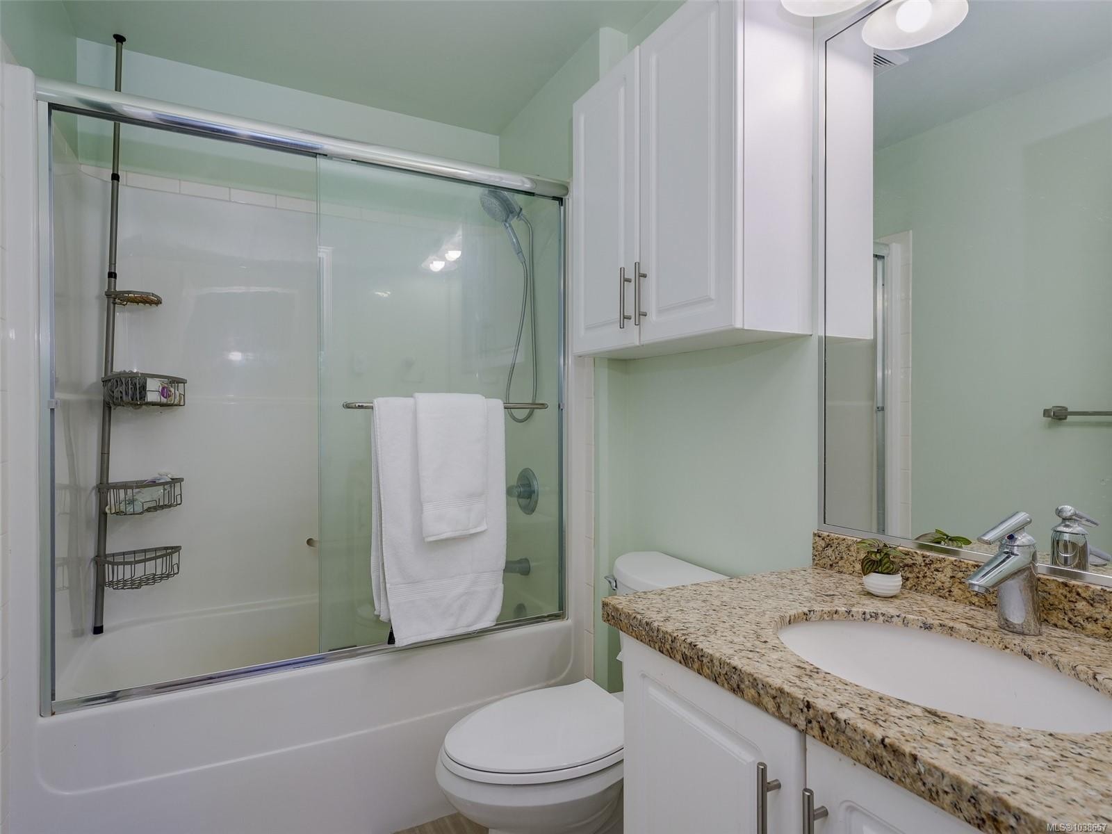 #218-2710 Jacklin Rd, Langford, BC - Indoor Photo Showing Bathroom