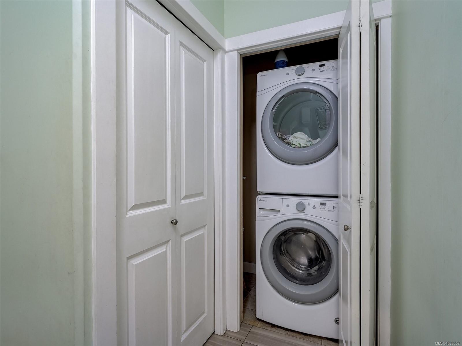 #218-2710 Jacklin Rd, Langford, BC - Indoor Photo Showing Laundry Room