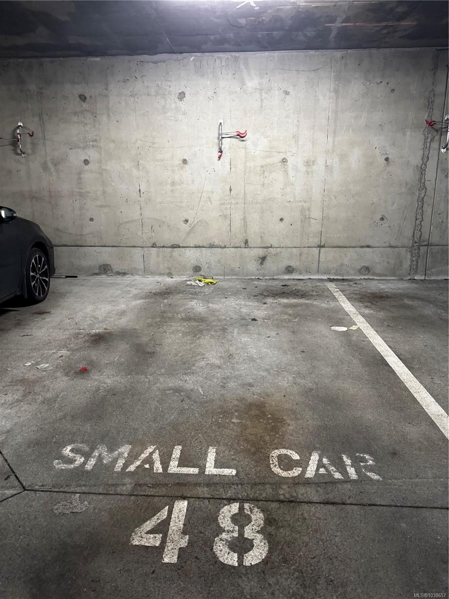#218-2710 Jacklin Rd, Langford, BC - Indoor Photo Showing Garage