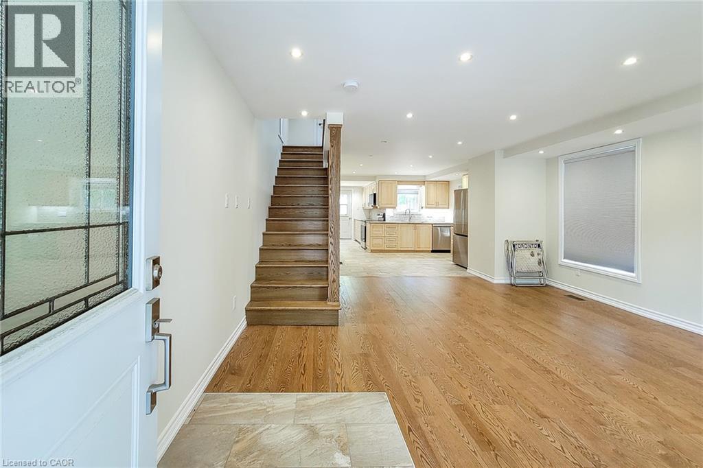 319 King Street W, Dundas, ON - Indoor Photo Showing Other Room