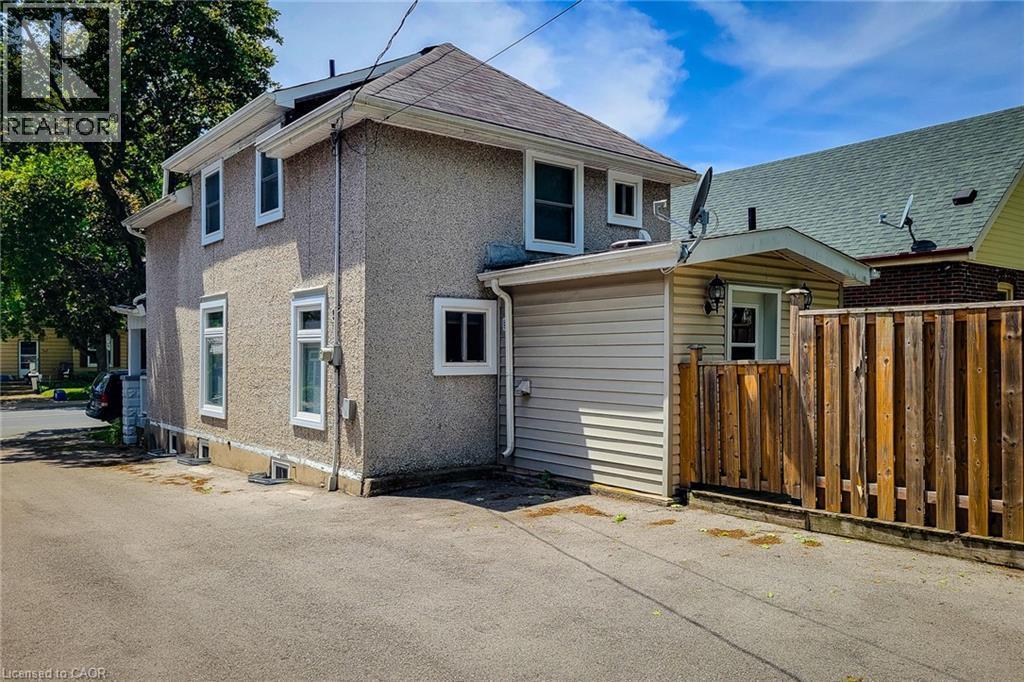319 King Street W, Dundas, ON - Outdoor With Exterior