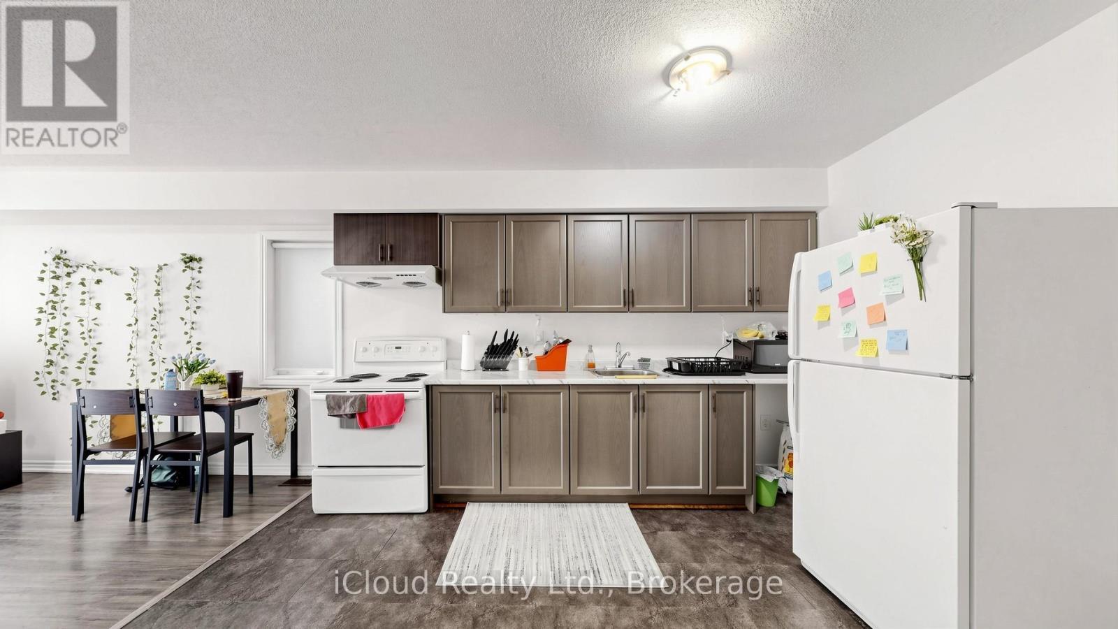 193 Thornbush Boulevard E, Brampton, ON - Indoor Photo Showing Kitchen