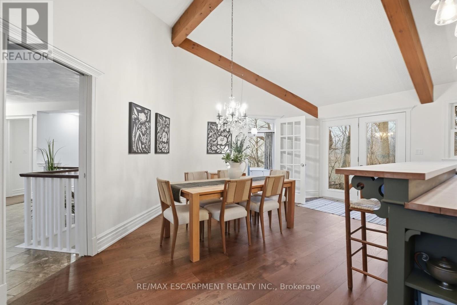 1987 Snake Road, Burlington, ON - Indoor Photo Showing Dining Room