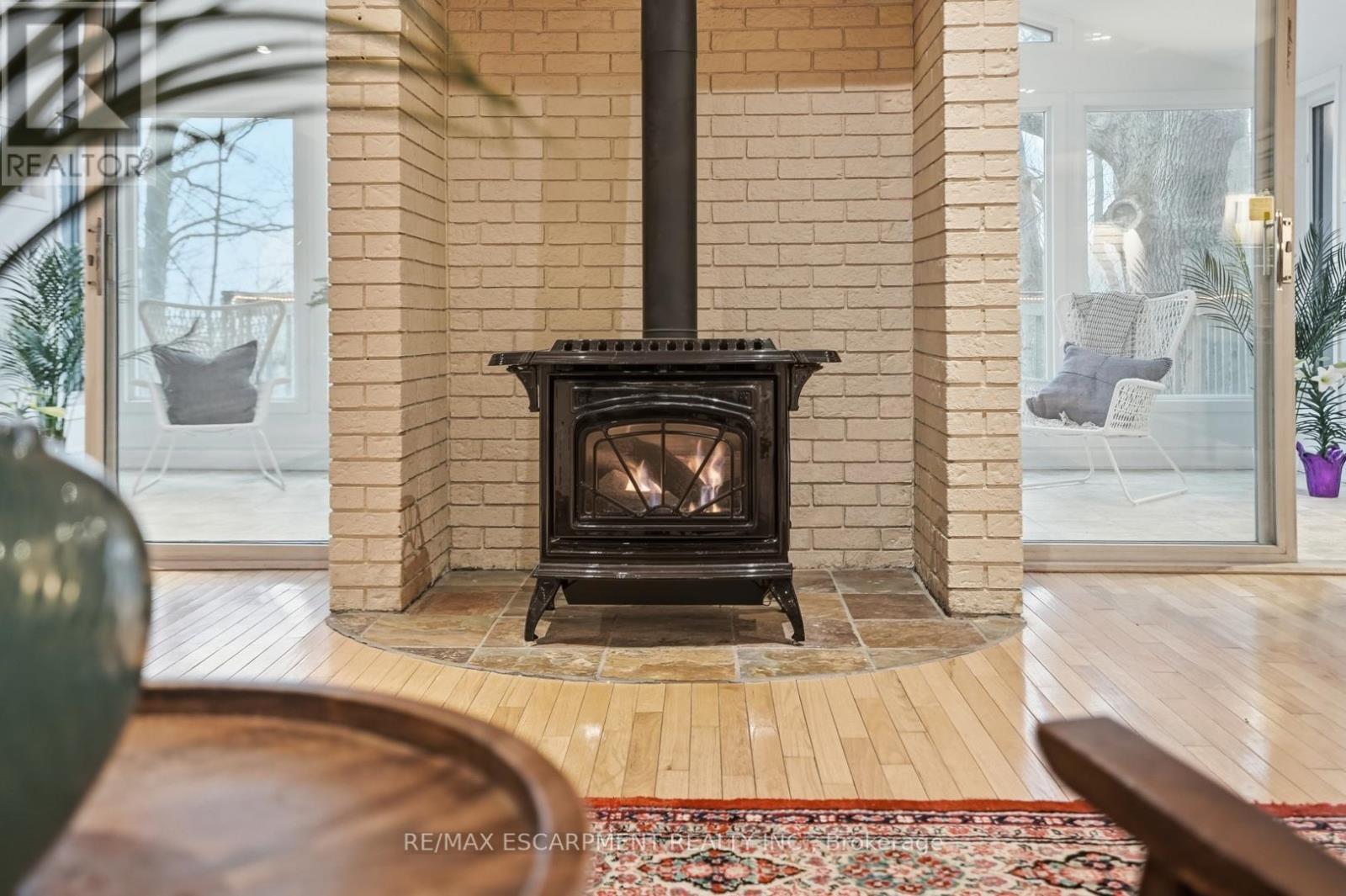 1987 Snake Road, Burlington, ON - Indoor With Fireplace