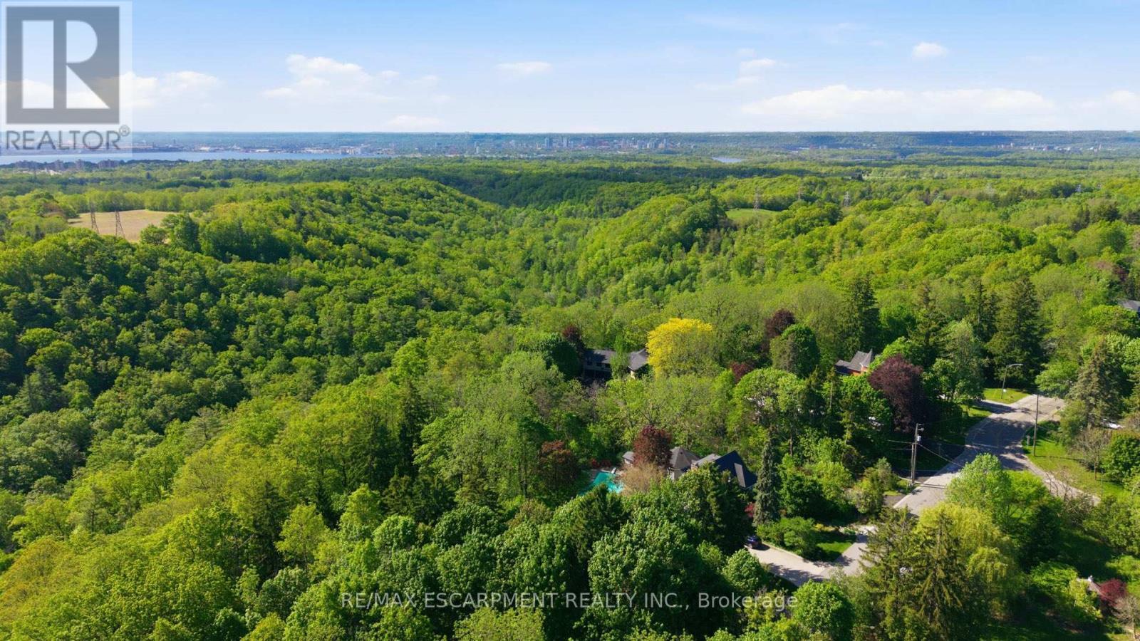 1987 Snake Road, Burlington, ON - Outdoor With View
