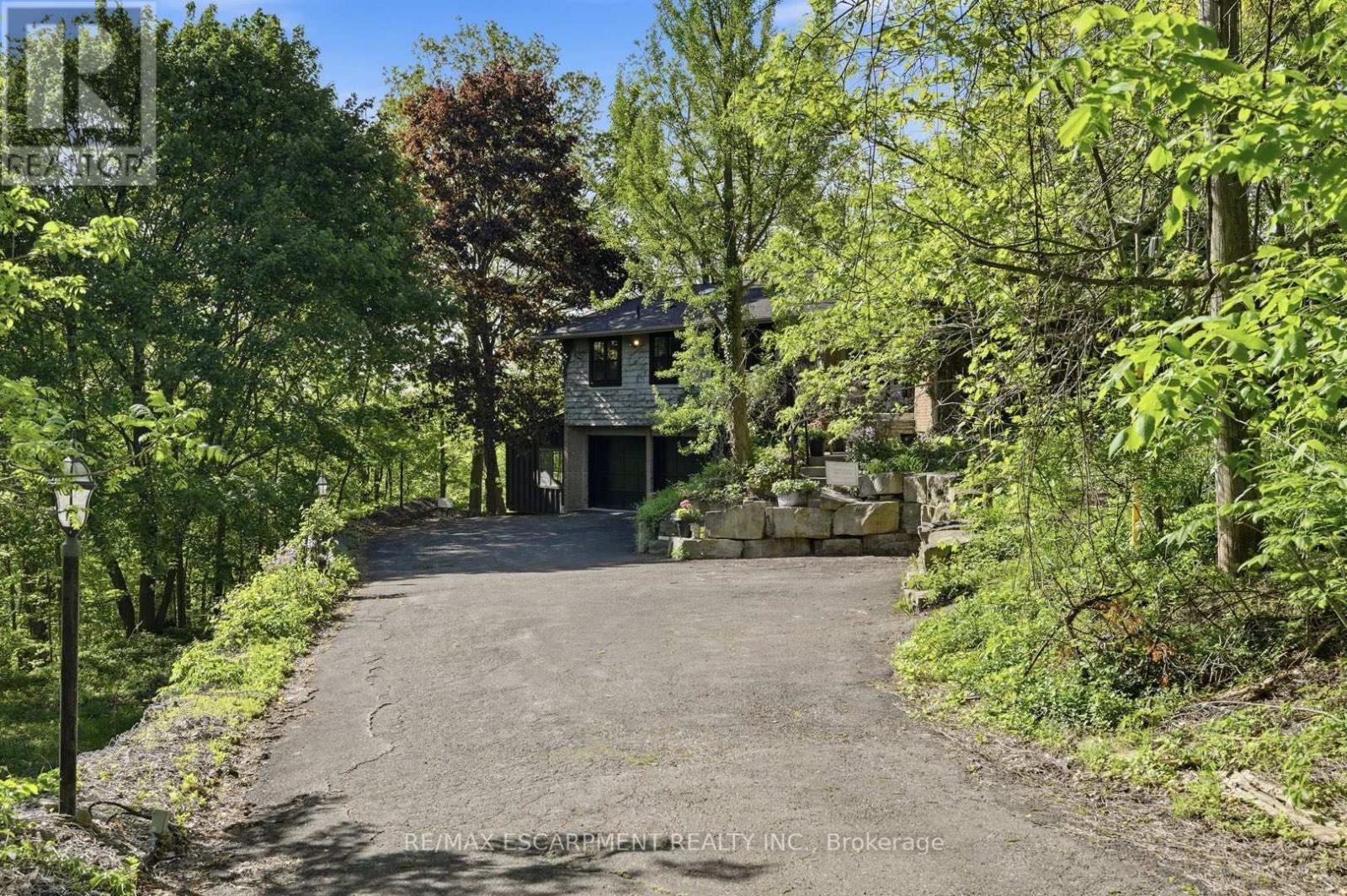 1987 Snake Road, Burlington, ON - Outdoor