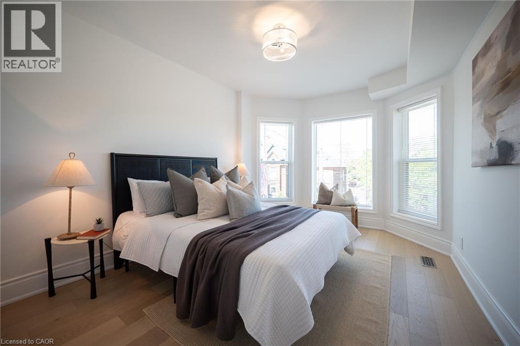 295 Locke Street S, Hamilton, ON - Indoor Photo Showing Bedroom