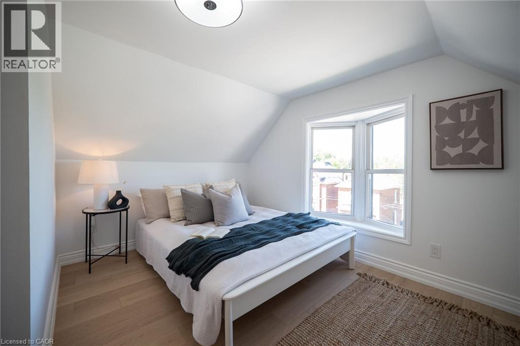 295 Locke Street S, Hamilton, ON - Indoor Photo Showing Bedroom