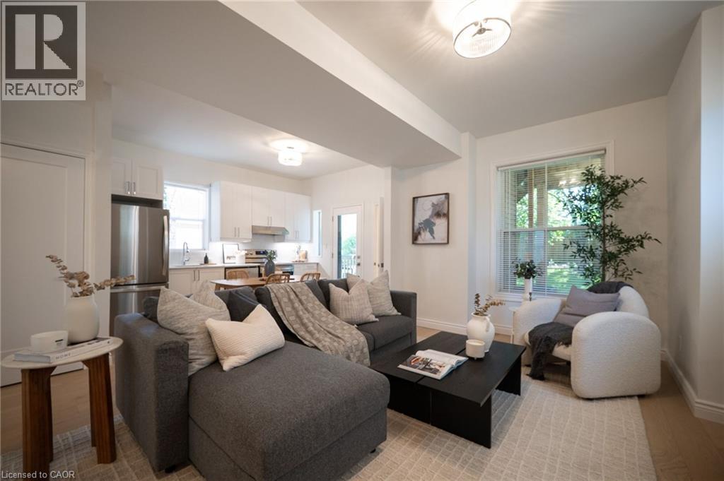 295 Locke Street S, Hamilton, ON - Indoor Photo Showing Living Room