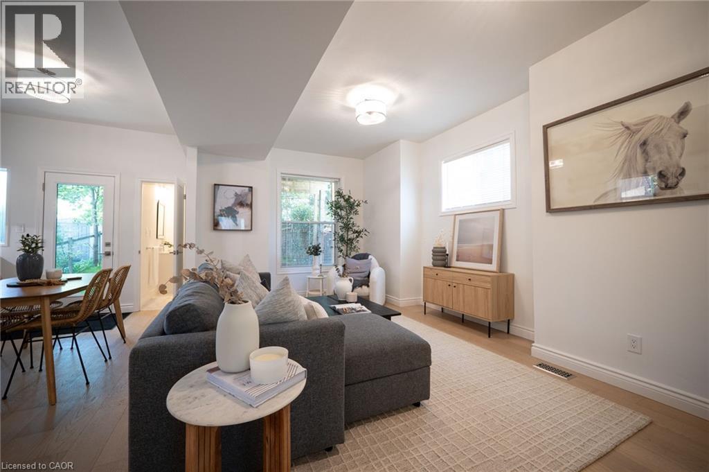 295 Locke Street S, Hamilton, ON - Indoor Photo Showing Living Room