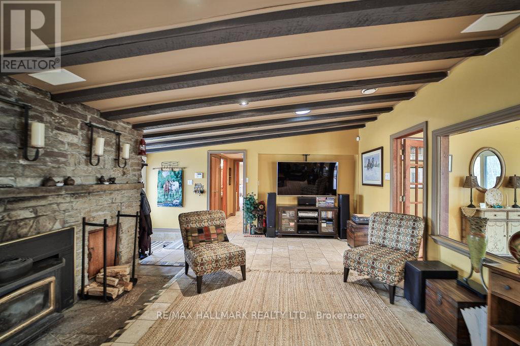 great room - 14728 Heritage Road, Caledon, ON